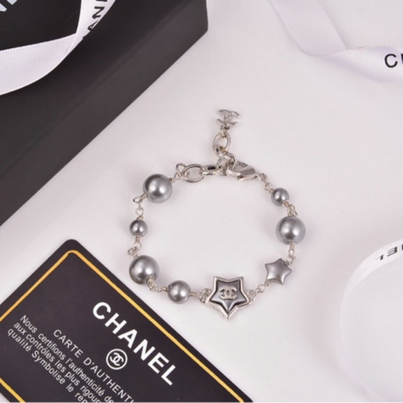Bracelets - Picture 1 of 5